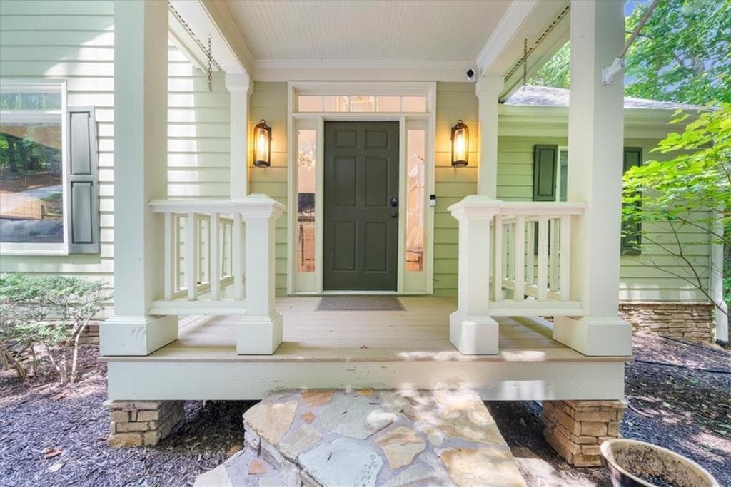 3 bedroom, 4 bathroom, 2,241 sq ft single family residence for sale at 3410 Banks Mountain Place, Gainesville, GA 30506 — photo 3