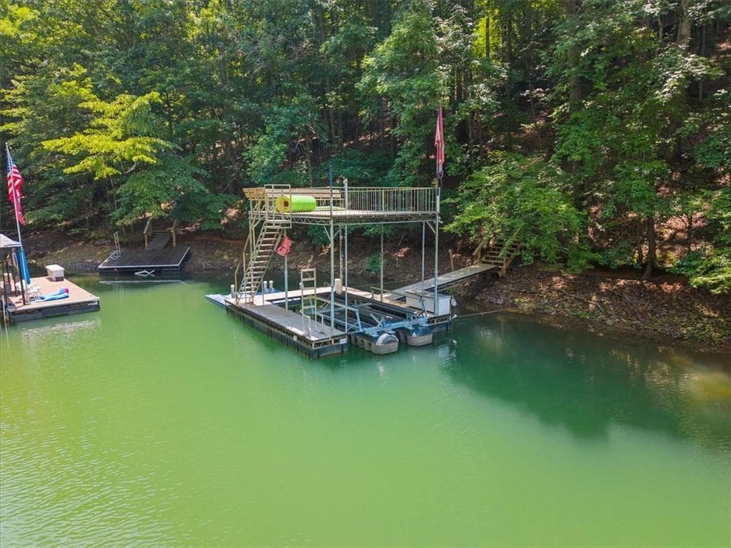 3 bedroom, 4 bathroom, 2,241 sq ft single family residence for sale at 3410 Banks Mountain Place, Gainesville, GA 30506 — photo 2