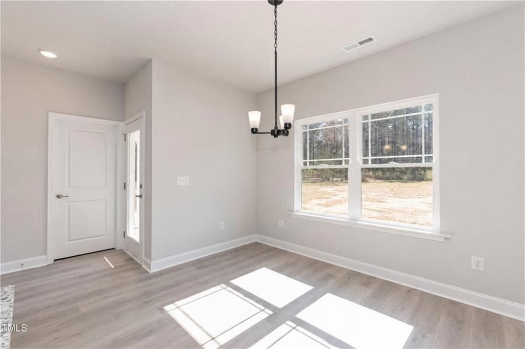 4 bedroom, 4 bathroom, 2,913 sq ft single family residence for sale at 1488 Anderson Valley Drive, Snellville, GA 30039 — photo 4