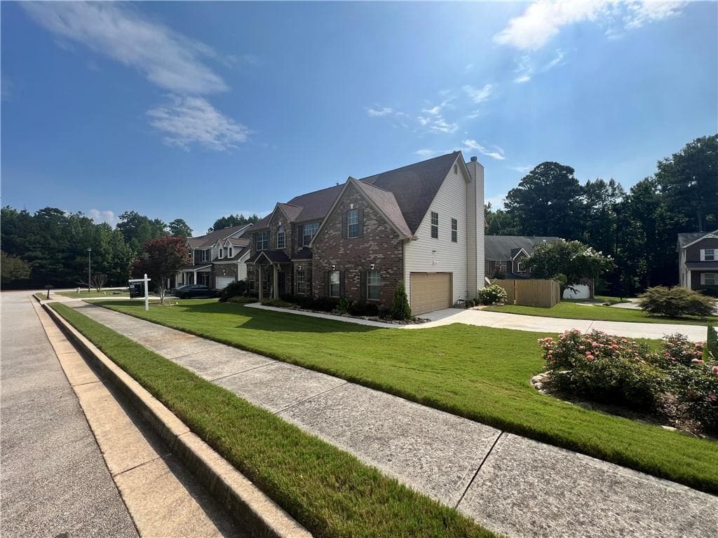 5 bedroom, 3 bathroom, 2,933 sq ft single family residence for rent at 2401 Smoke Court, Conyers, GA 30013 for $2,795 a month — photo 3