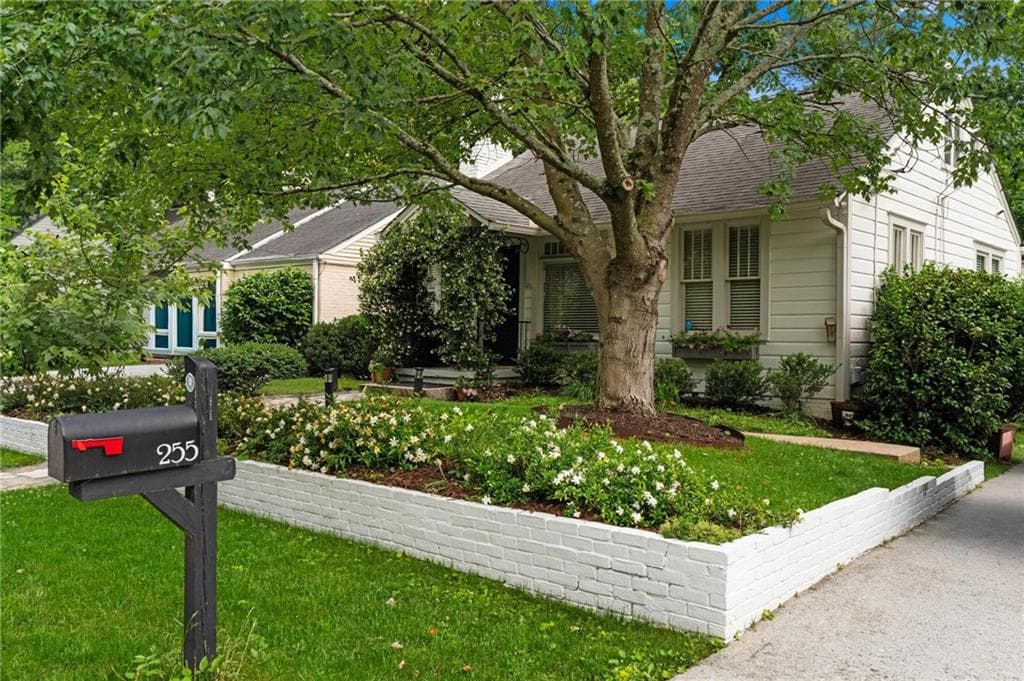 2 bedroom, 2 bathroom, 1,496 sq ft single family residence for sale at 255 Springdale Drive, Atlanta, GA 30305 — photo 3
