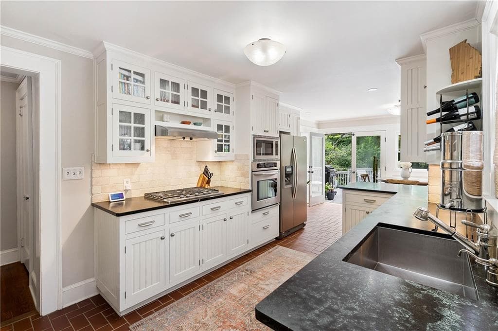 2 bedroom, 2 bathroom, 1,496 sq ft single family residence for sale at 255 Springdale Drive, Atlanta, GA 30305 — photo 10