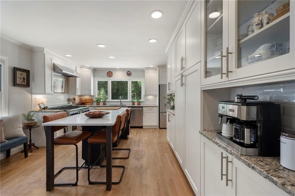 5 bedroom, 3 bathroom, 3,446 sq ft single family residence under contract at 874 Artwood Road, Atlanta, GA 30307 — photo 10