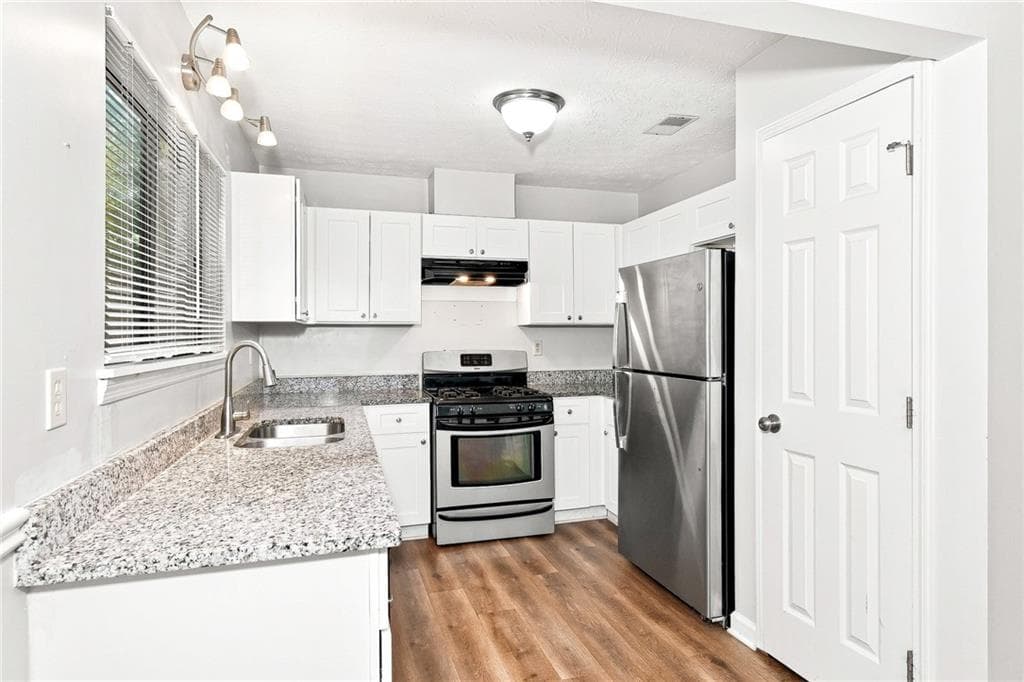 3 bedroom, 2 bathroom, 1,651 sq ft single family residence for rent at 1515 Captain Thomas Court, Marietta, GA 30066 for $2,135 a month — photo 2