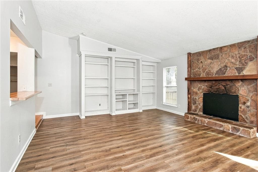 3 bedroom, 2 bathroom, 1,651 sq ft single family residence for rent at 1515 Captain Thomas Court, Marietta, GA 30066 for $2,135 a month — photo 3