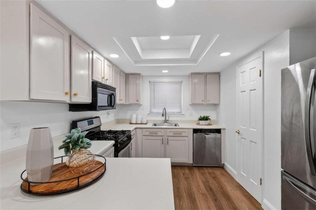 2 bedroom, 3 bathroom, 1,622 sq ft townhouse for sale at 2000 Stratford Place, Marietta, GA 30067 — photo 4