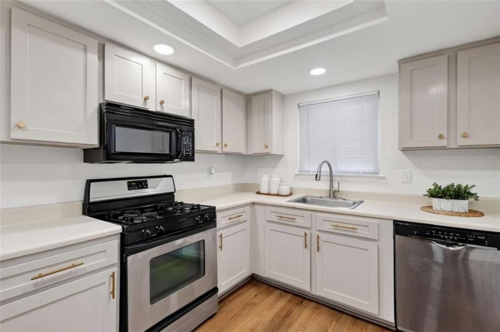 2 bedroom, 3 bathroom, 1,622 sq ft townhouse for sale at 2000 Stratford Place, Marietta, GA 30067 — photo 5