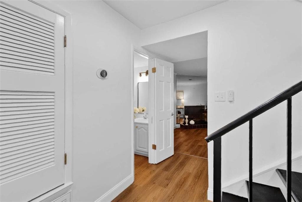 2 bedroom, 3 bathroom, 1,622 sq ft townhouse for sale at 2000 Stratford Place, Marietta, GA 30067 — photo 9