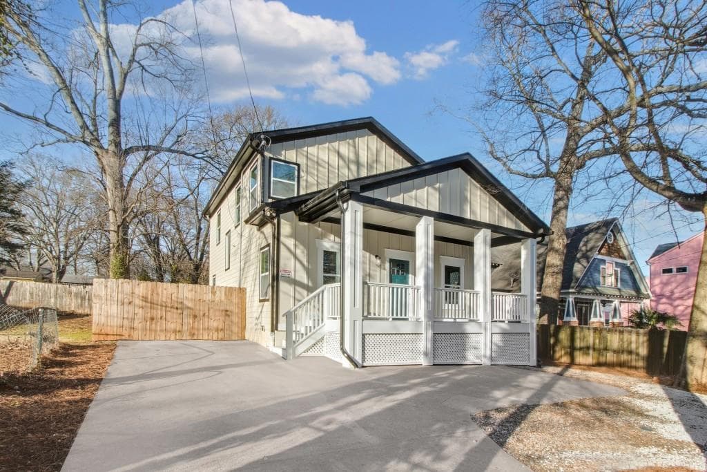 3 bedroom, 4 bathroom, 2,000 sq ft single family residence for sale at 1986 Memorial Drive, Atlanta, GA 30317 — photo 2