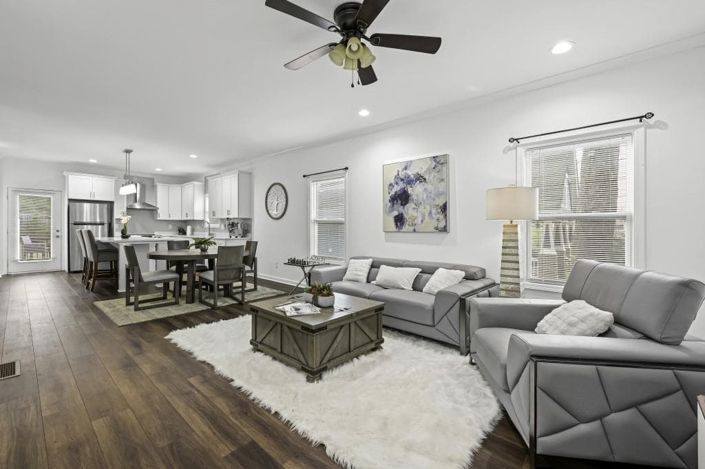 3 bedroom, 4 bathroom, 2,000 sq ft single family residence for sale at 1986 Memorial Drive, Atlanta, GA 30317 — photo 4