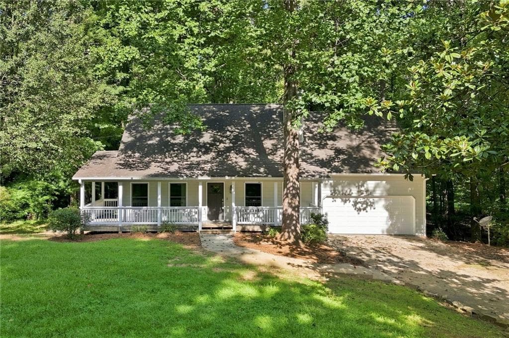 5 bedroom, 3 bathroom, 2,279 sq ft single family residence for rent at 2753 Allyn Way, Kennesaw, GA 30152 for $2,300 a month — photo 1 of 36