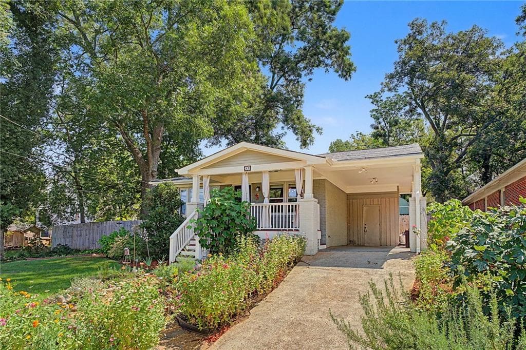 3 bedroom, 2 bathroom, 1,405 sq ft single family residence under contract at 43 Aberdeen Street, Atlanta, GA 30307 — photo 2