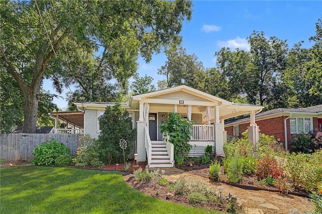 3 bedroom, 2 bathroom, 1,405 sq ft single family residence under contract at 43 Aberdeen Street, Atlanta, GA 30307 — photo 3