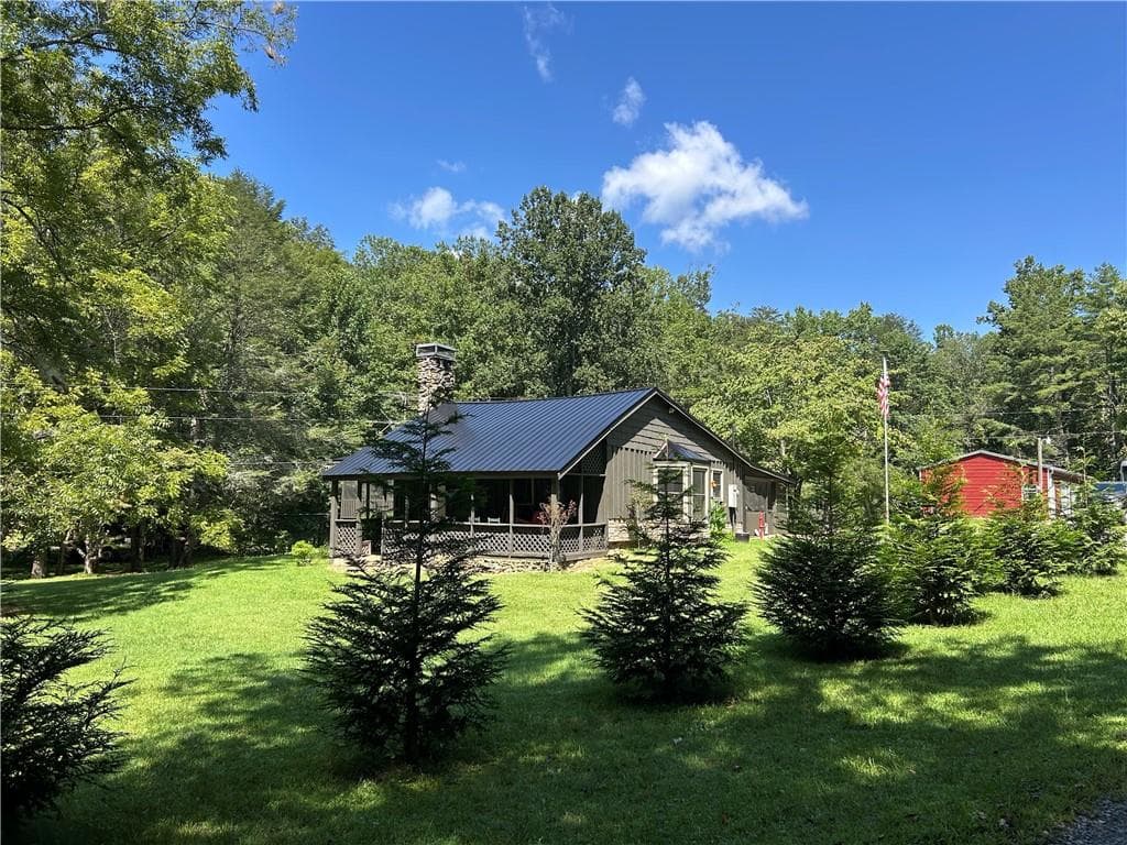 2 bedroom, 2 bathroom, 1,281 sq ft single family residence for sale at 581 N Garrett Branch Road, Ellijay, GA 30536 — photo 2