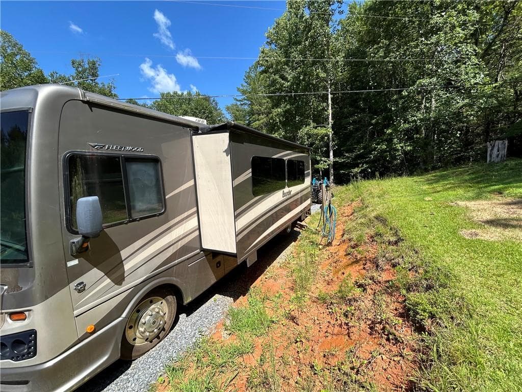 2 bedroom, 2 bathroom, 1,281 sq ft single family residence for sale at 581 N Garrett Branch Road, Ellijay, GA 30536 — photo 9
