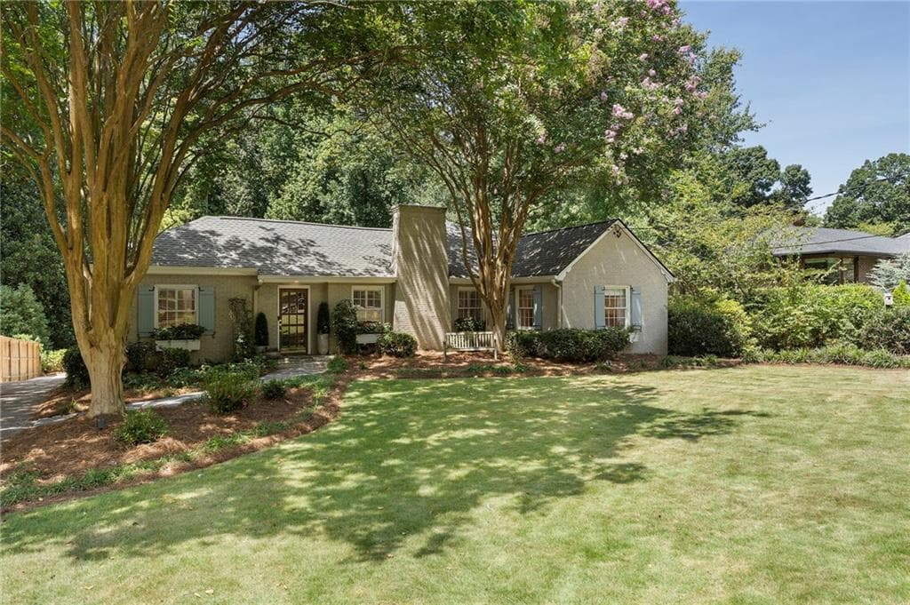 5 bedroom, 3 bathroom, 3,446 sq ft single family residence under contract at 874 Artwood Road, Atlanta, GA 30307 — photo 3