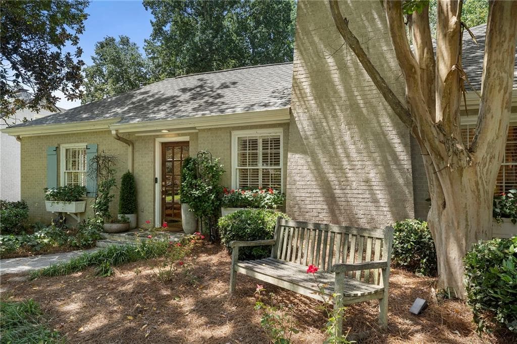 5 bedroom, 3 bathroom, 3,446 sq ft single family residence under contract at 874 Artwood Road, Atlanta, GA 30307 — photo 2