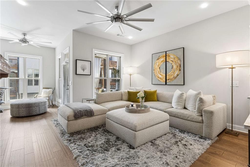 3 bedroom, 4 bathroom, 2,300 sq ft townhouse for sale at 4351 Parkside Place, Sandy Springs, GA 30342 — photo 2