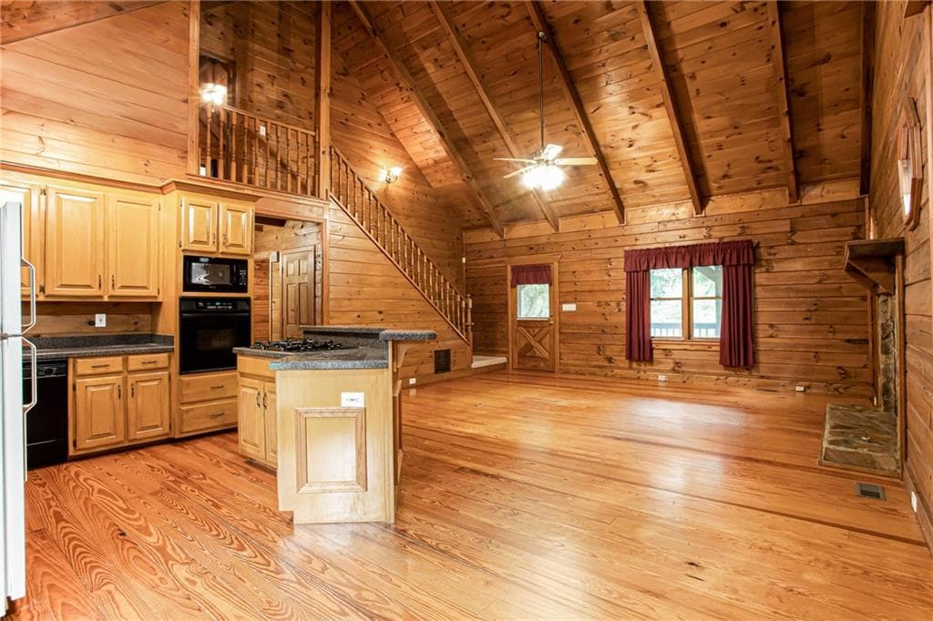 3 bedroom, 2 bathroom, 1,332 sq ft single family residence under contract at 3019 Haralson Road, Decatur, GA 30033 — photo 2