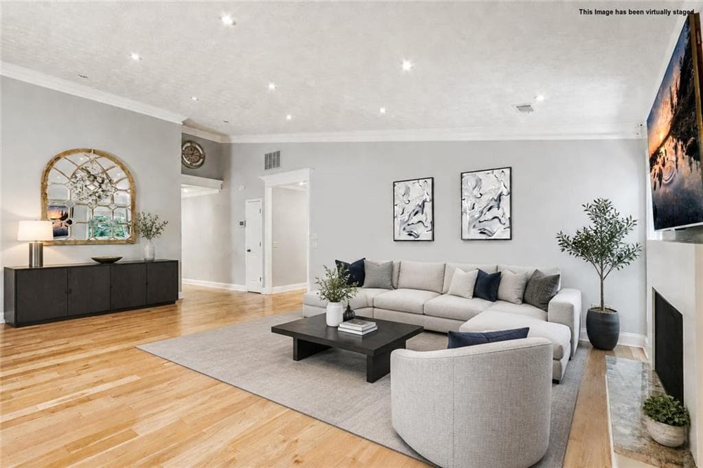 6 bedroom, 4 bathroom, 3,363 sq ft single family residence under contract at 2744 Sterling Drive, Lawrenceville, GA 30043 — photo 3