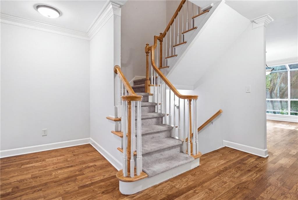 3 bedroom, 3 bathroom, 1,750 sq ft townhouse for sale at 7500 Roswell Road 6, Sandy Springs, GA 30350 — photo 6
