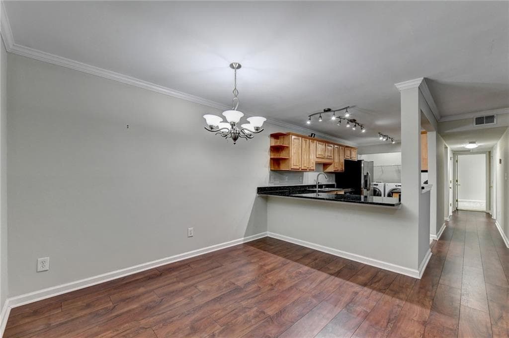 2 bedroom, 2 bathroom, 1,225 sq ft condominium for sale at 702 Brighton Point, Sandy Springs, GA 30328 — photo 5