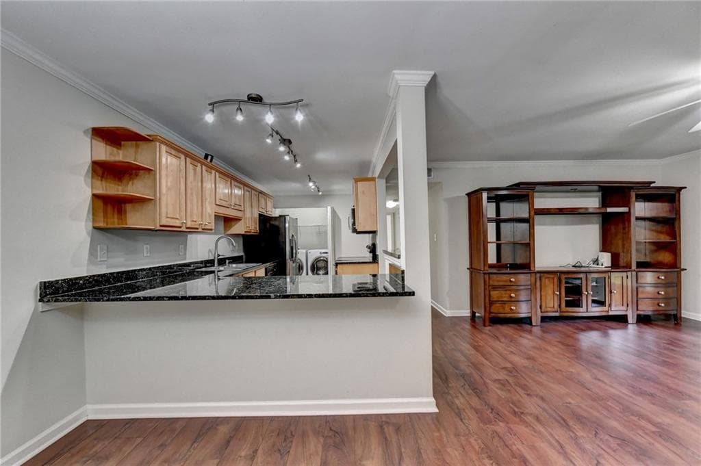 2 bedroom, 2 bathroom, 1,225 sq ft condominium for sale at 702 Brighton Point, Sandy Springs, GA 30328 — photo 6