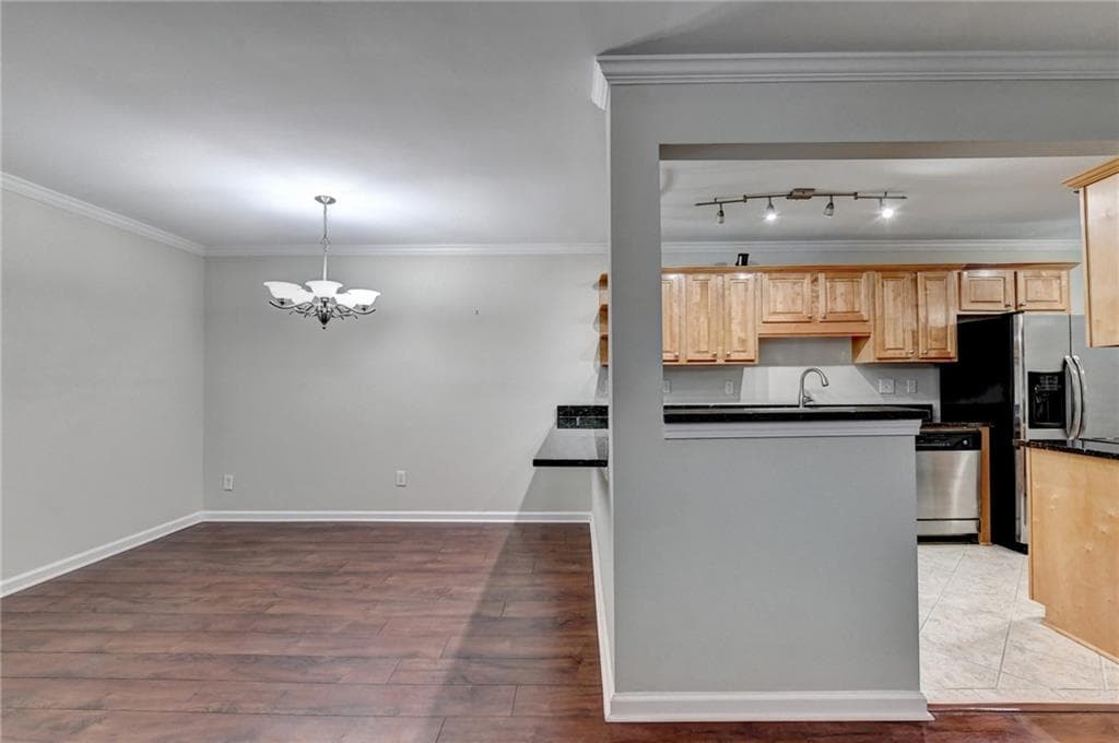 2 bedroom, 2 bathroom, 1,225 sq ft condominium for sale at 702 Brighton Point, Sandy Springs, GA 30328 — photo 7