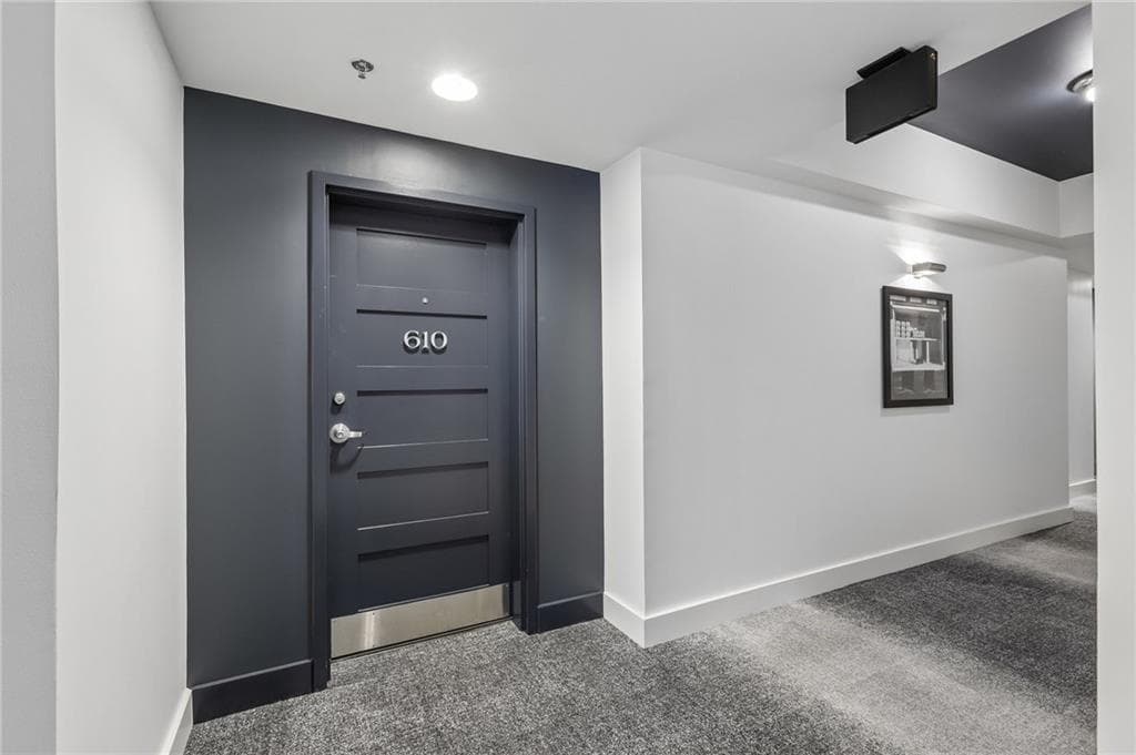 2 bedroom, 2 bathroom, 1,231 sq ft condominium for sale at 1100 Howell Mill Road 610, Atlanta, GA 30318 — photo 3