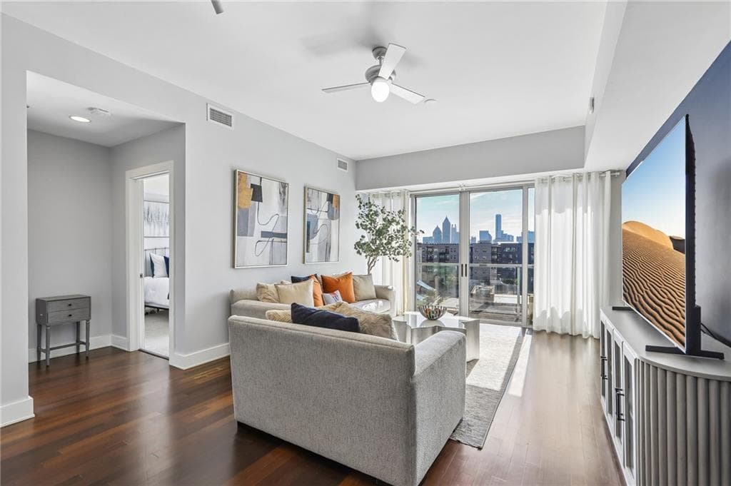2 bedroom, 2 bathroom, 1,231 sq ft condominium for sale at 1100 Howell Mill Road 610, Atlanta, GA 30318 — photo 5