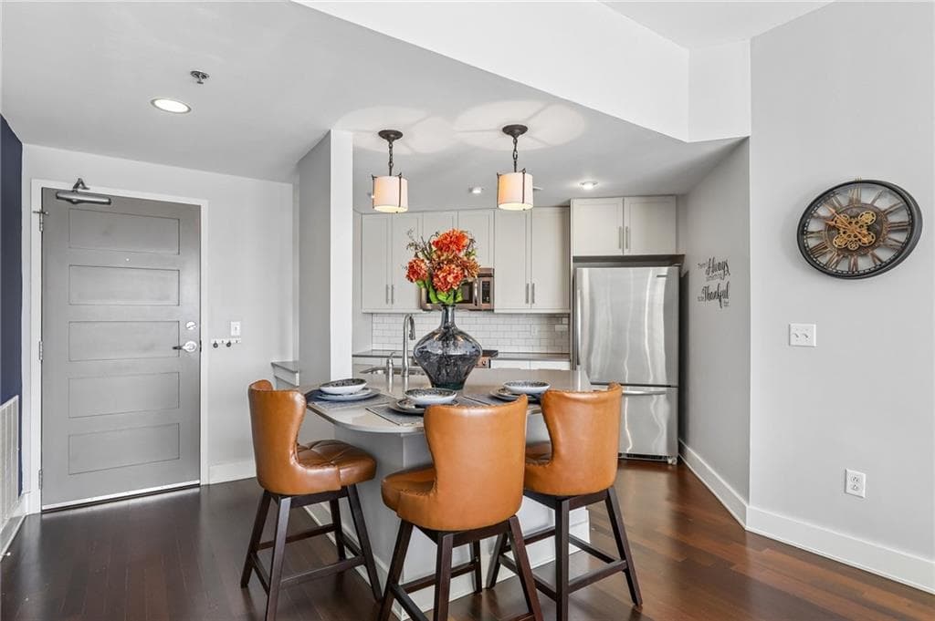 2 bedroom, 2 bathroom, 1,231 sq ft condominium for sale at 1100 Howell Mill Road 610, Atlanta, GA 30318 — photo 9