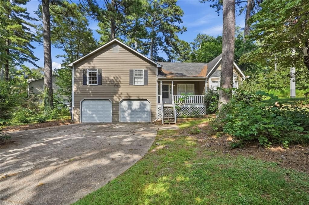 3 bedroom, 2 bathroom, 1,344 sq ft single family residence for sale at 1948 Winding Creek Lane, Marietta, GA 30064