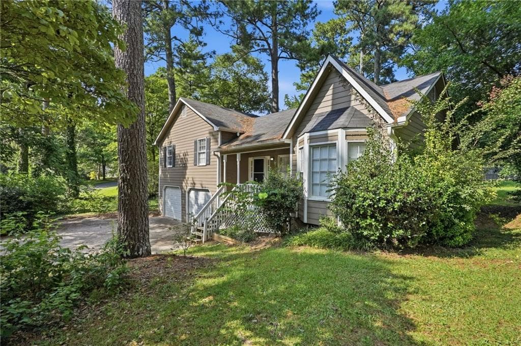 3 bedroom, 2 bathroom, 1,344 sq ft single family residence for sale at 1948 Winding Creek Lane, Marietta, GA 30064 — photo 3