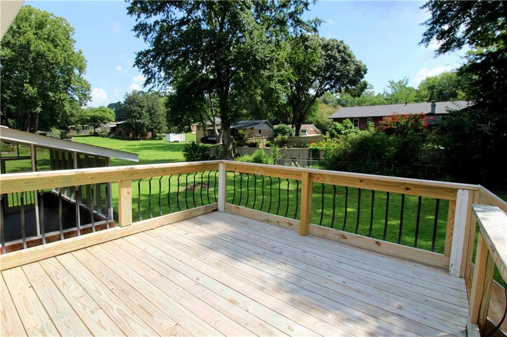 3 bedroom, 2 bathroom, 2,134 sq ft single family residence for sale at 703 Foxcroft Trail, Marietta, GA 30067 — photo 8