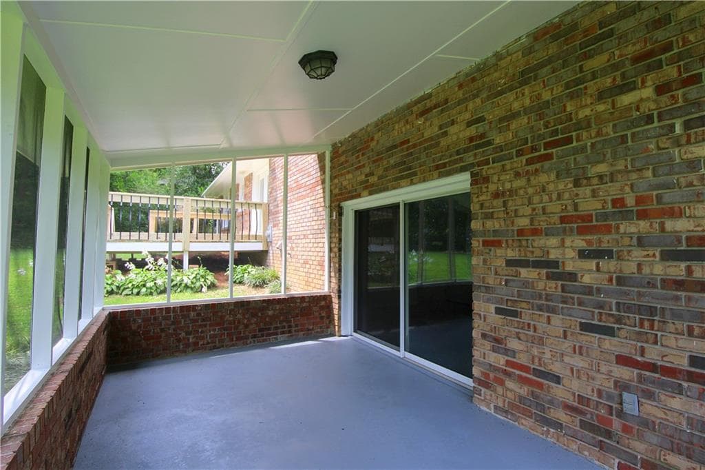 3 bedroom, 2 bathroom, 2,134 sq ft single family residence for sale at 703 Foxcroft Trail, Marietta, GA 30067 — photo 10