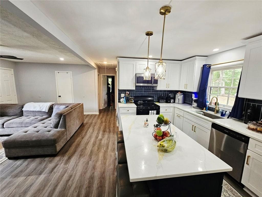 2 bedroom, 1 bathroom, 867 sq ft single family residence for sale at 2096 Venesa Circle Circle, Austell, GA 30168 — photo 7