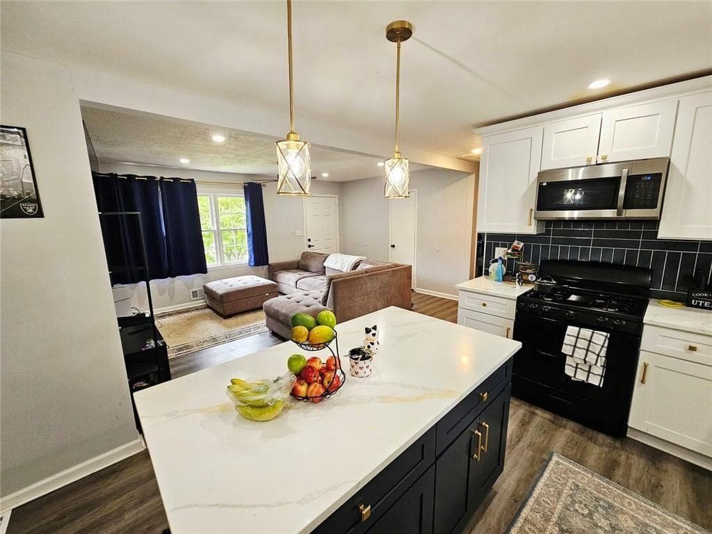 2 bedroom, 1 bathroom, 867 sq ft single family residence for sale at 2096 Venesa Circle Circle, Austell, GA 30168 — photo 9