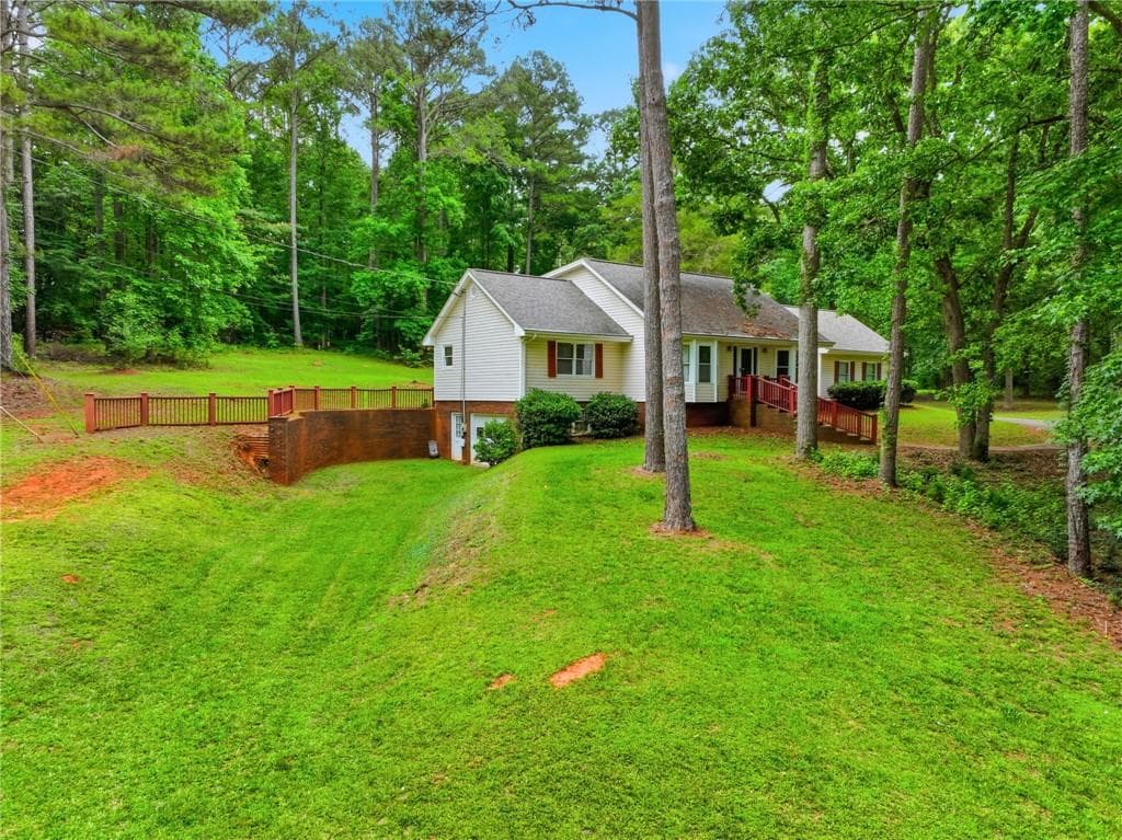 3 bedroom, 3 bathroom, 1,961 sq ft single family residence for sale at 2692 Abbey Ridge Road, Conyers, GA 30094 — photo 2