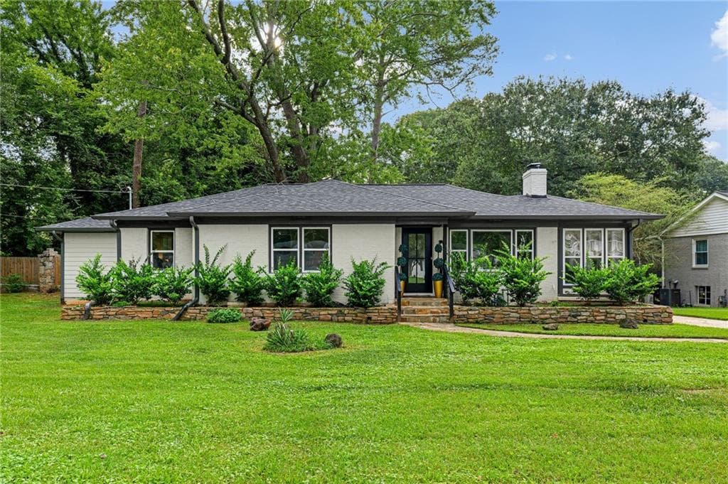 3 bedroom, 2 bathroom, 1,328 sq ft single family residence under contract at 1340 Downs Drive, Atlanta, GA 30311 — photo 2