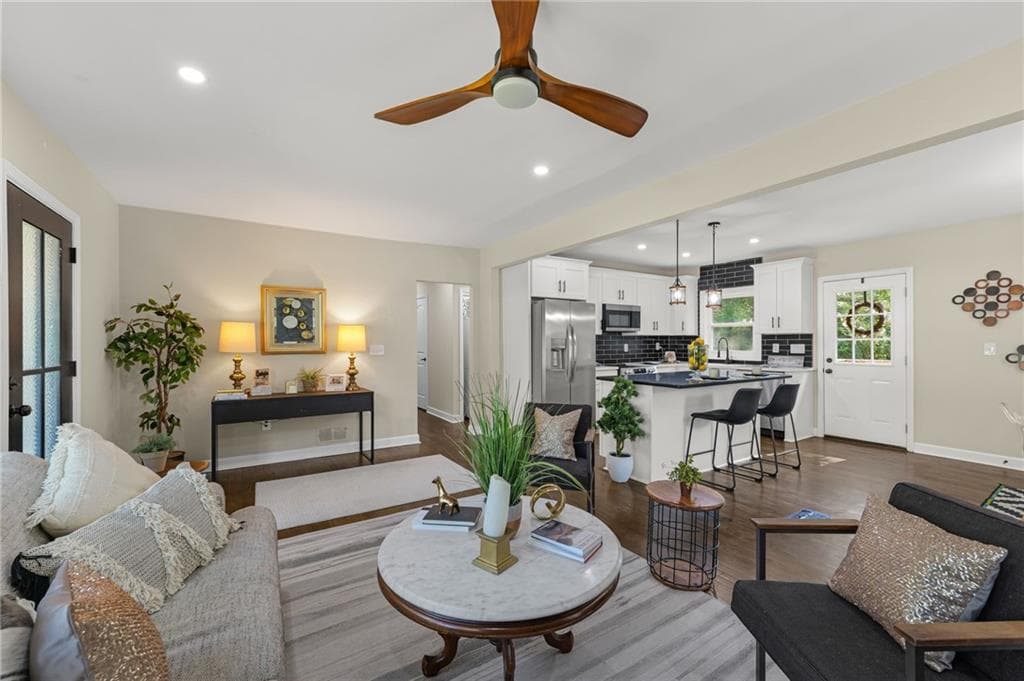 3 bedroom, 2 bathroom, 1,328 sq ft single family residence under contract at 1340 Downs Drive, Atlanta, GA 30311 — photo 7