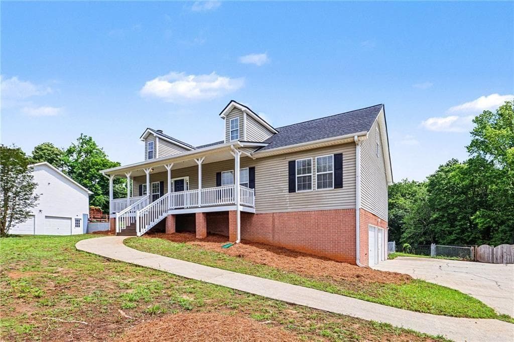 4 bedroom, 3 bathroom, 2,048 sq ft single family residence under contract at 227 Starlyn Drive, Hiram, GA 30141 — photo 3