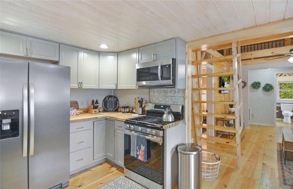 2 bedroom, 2 bathroom, 1,300 sq ft single family residence for rent at 165 Corbin Hill Road, Ellijay, GA 30540 for $3,000 a month — photo 6