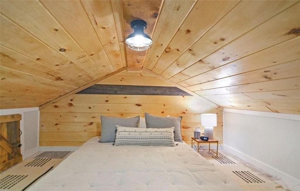 2 bedroom, 2 bathroom, 1,300 sq ft single family residence for rent at 165 Corbin Hill Road, Ellijay, GA 30540 for $3,000 a month — photo 8