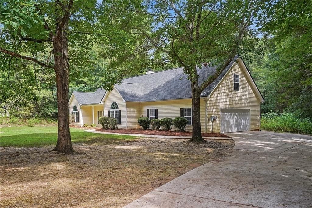 4 bedroom, 2 bathroom, 2,164 sq ft single family residence for sale at 1279 Coan Drive, Locust Grove, GA 30248 — photo 2