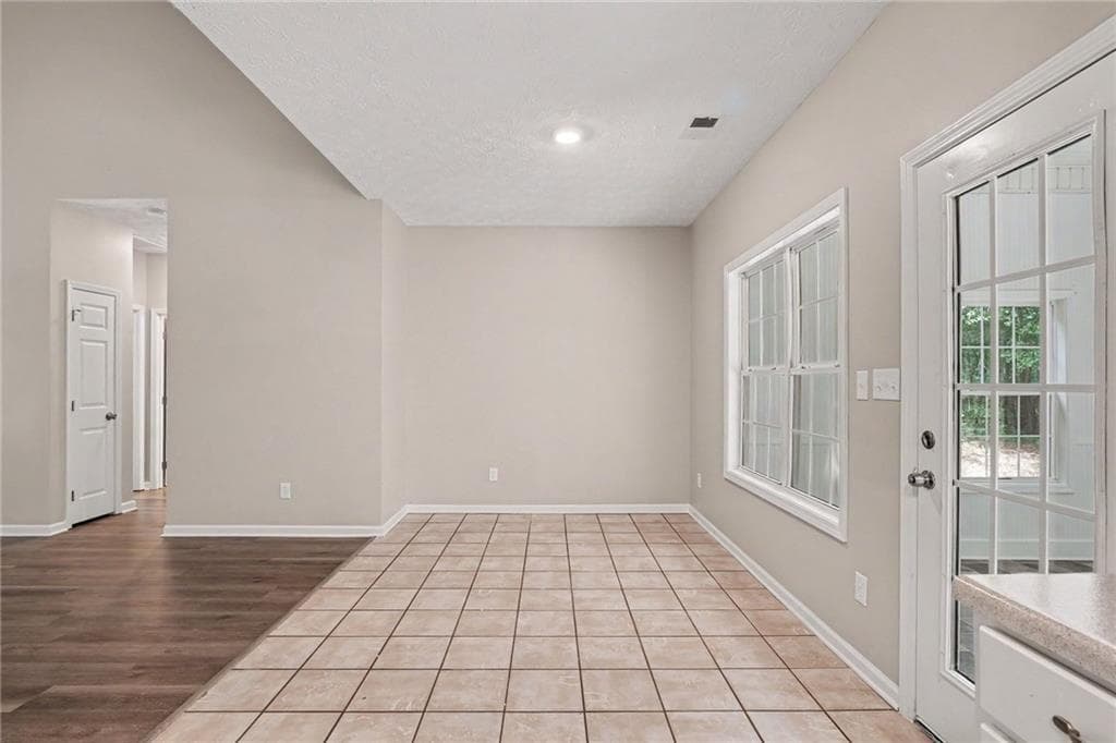 4 bedroom, 2 bathroom, 2,164 sq ft single family residence for sale at 1279 Coan Drive, Locust Grove, GA 30248 — photo 9