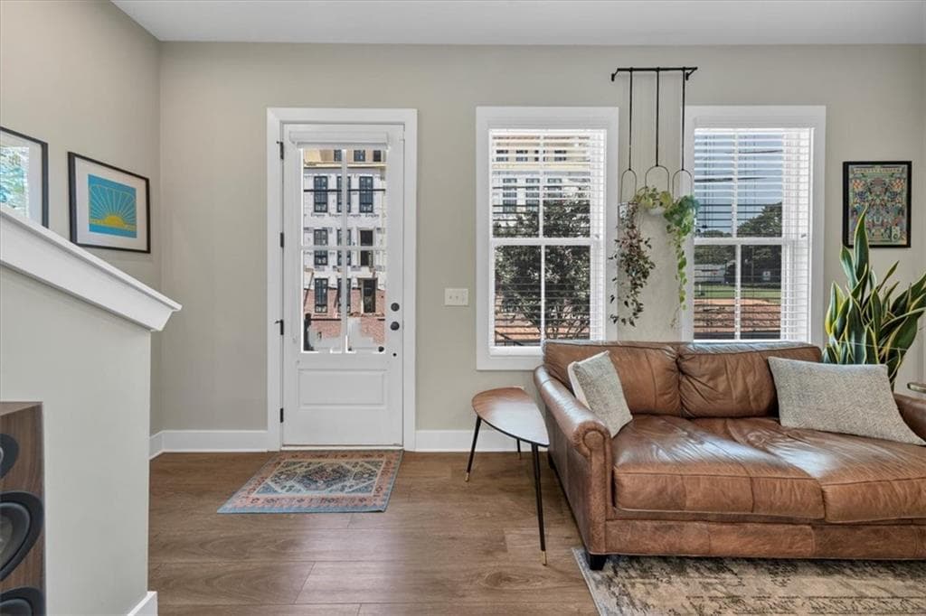2 bedroom, 3 bathroom, 1,342 sq ft townhouse for sale at 114 Beardon Circle, Atlanta, GA 30316 — photo 2