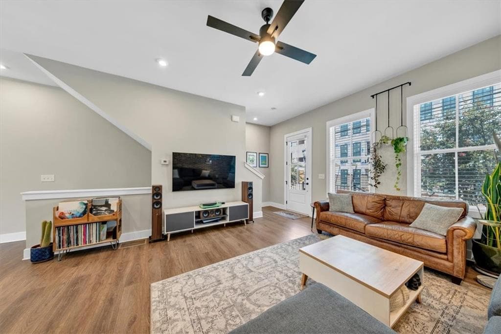 2 bedroom, 3 bathroom, 1,342 sq ft townhouse for sale at 114 Beardon Circle, Atlanta, GA 30316 — photo 7
