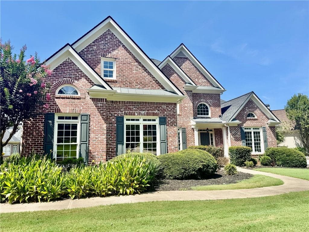 7 bedroom, 6 bathroom, 6,719 sq ft single family residence for sale at 7945 Saint Marlo Fairway Drive, Duluth, GA 30097 — photo 3