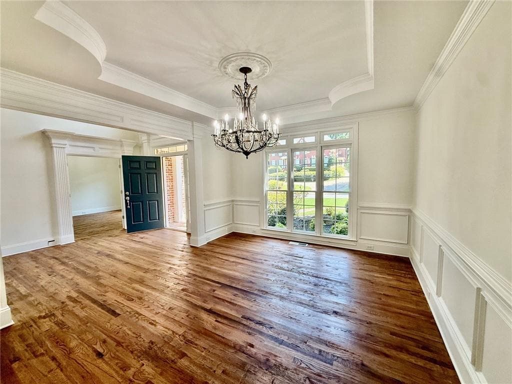 7 bedroom, 6 bathroom, 6,719 sq ft single family residence for sale at 7945 Saint Marlo Fairway Drive, Duluth, GA 30097 — photo 10