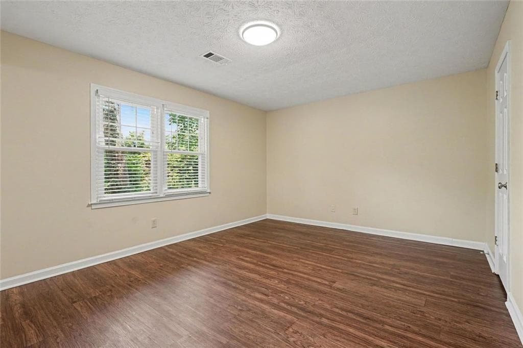 3 bedroom, 2 bathroom, 1,416 sq ft single family residence under contract at 2835 Shane Drive, Snellville, GA 30078 — photo 10